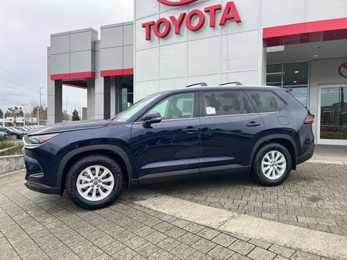 New 2026 Toyota Grand Highlander AWD Hybrid image 2