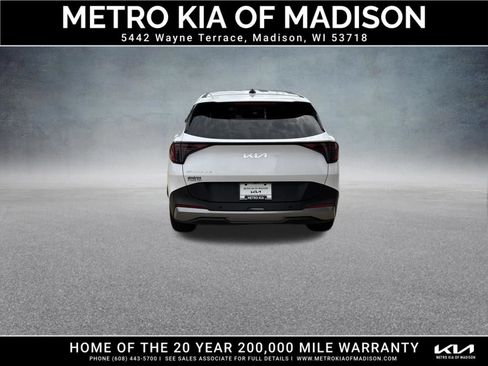 Used 2026 Kia Sportage EX FWD image 5