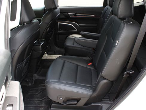 Used 2025 Kia Telluride S AWD/4WD image 19