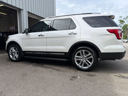 Used 2017 Ford Explorer Limited AWD/4WD image 9