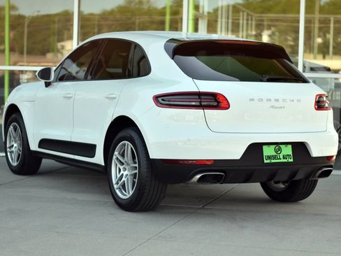 Used 2017 Porsche Macan Base AWD 4dr SUV image 7