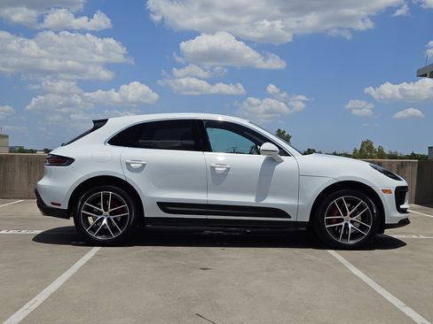 Certified 2026 Porsche Macan S AWD/4WD image 9