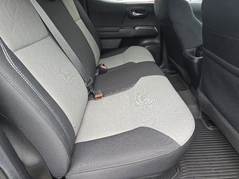 Used 2023 Toyota Tacoma TRD Off-Road image 17