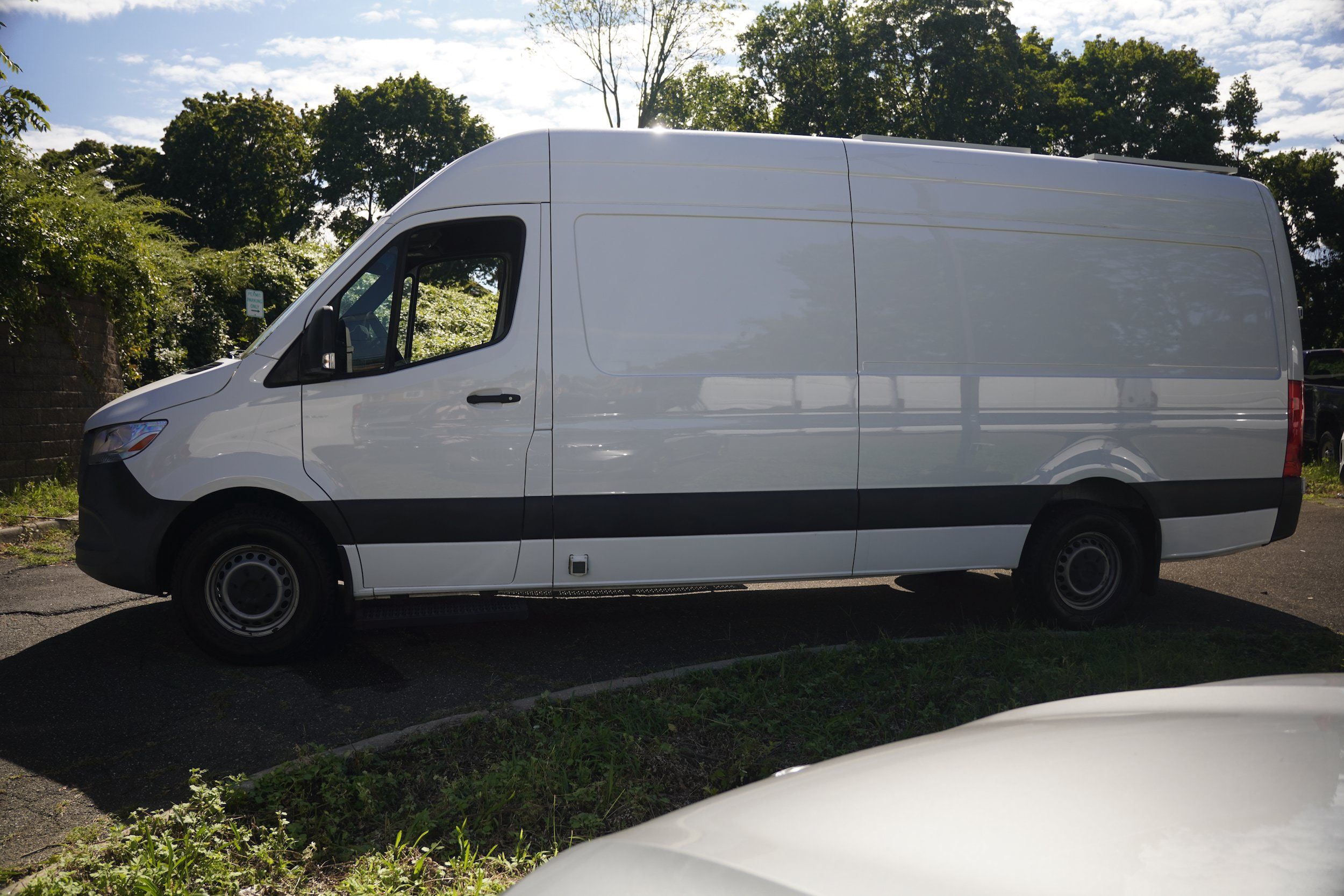 Used 2021 Mercedes-Benz Sprinter 2500 w/ Driver Convenience Package image 4