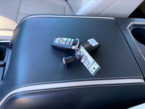 Certified 2024 Ford Expedition Platinum image 14