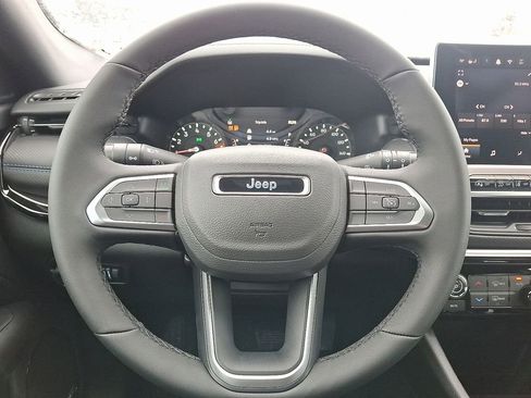 New 2026 Jeep Compass Latitude w/ Sun and Sound Group image 10