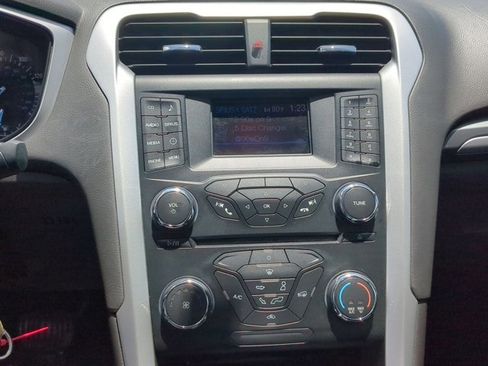 Used 2013 Ford Fusion SE FWD image 21