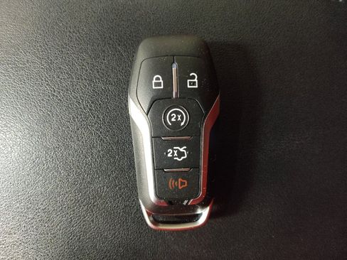 Used 2017 Ford Edge Titanium w/ Equipment Group 301A image 32