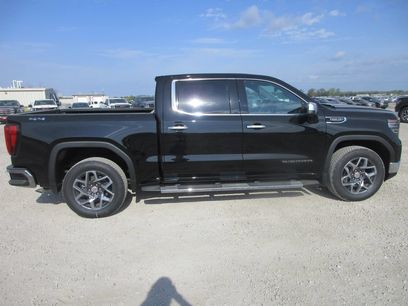 New 2026 GMC Sierra 1500 SLT w/ SLT Premium Package