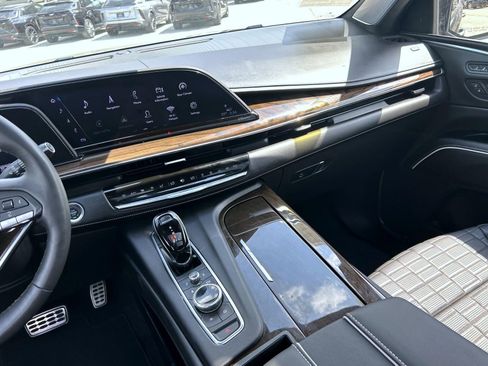 Certified 2024 Cadillac Escalade Premium Luxury Platinum w/ Heavy-Duty Trailer Package AWD/4WD image 29