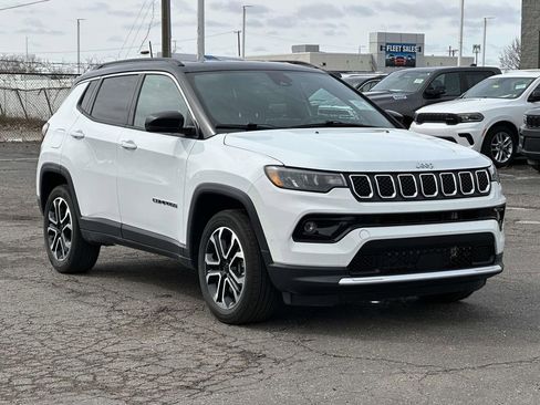 Used 2023 Jeep Compass Limited image 1