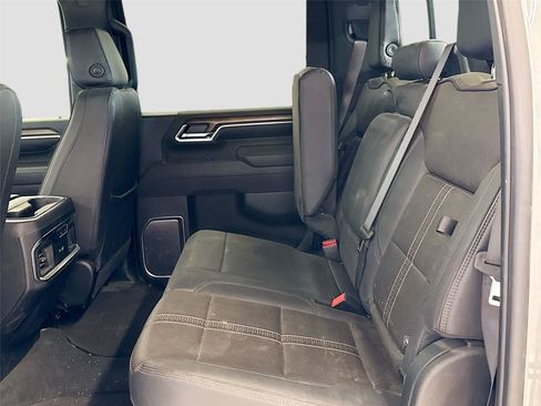 Used 2025 Chevrolet Silverado 3500 High Country AWD/4WD image 5