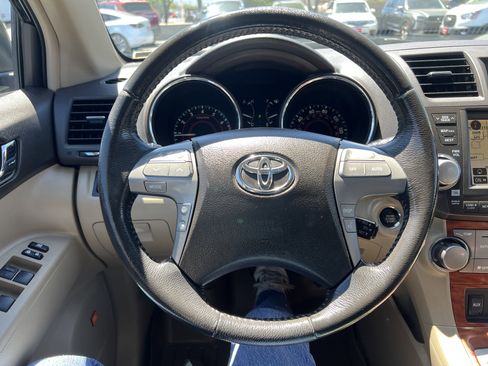 Used 2010 Toyota Highlander Limited AWD/4WD image 20