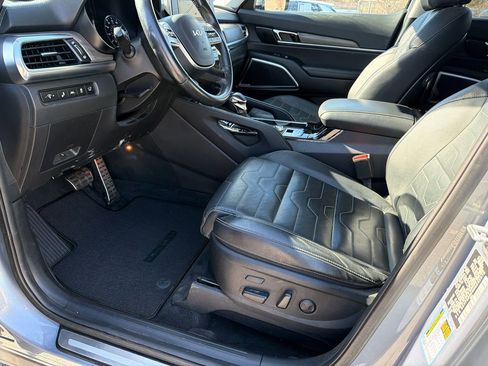 Used 2022 Kia Telluride SX w/ SX Prestige Package image 9