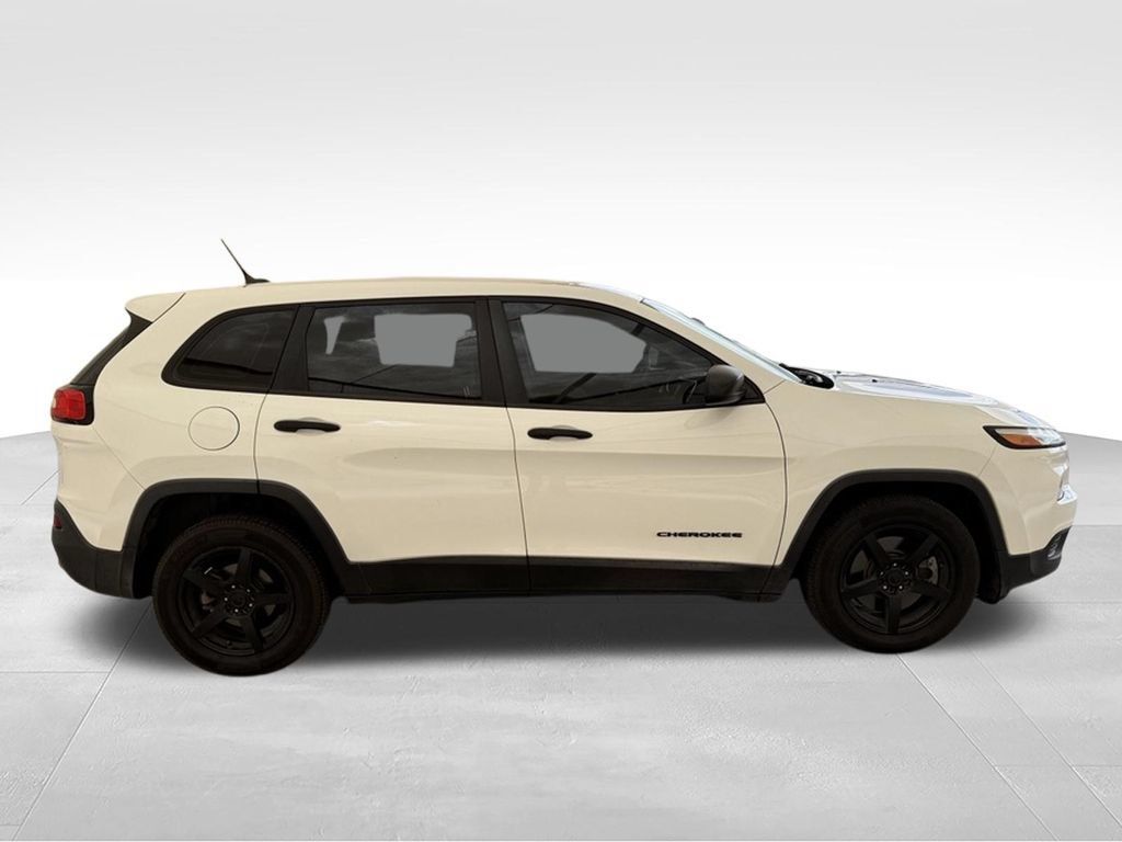 Used 2017 Jeep Cherokee Sport FWD image 10
