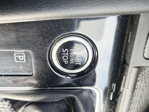 Used 2021 Nissan Kicks SV image 30