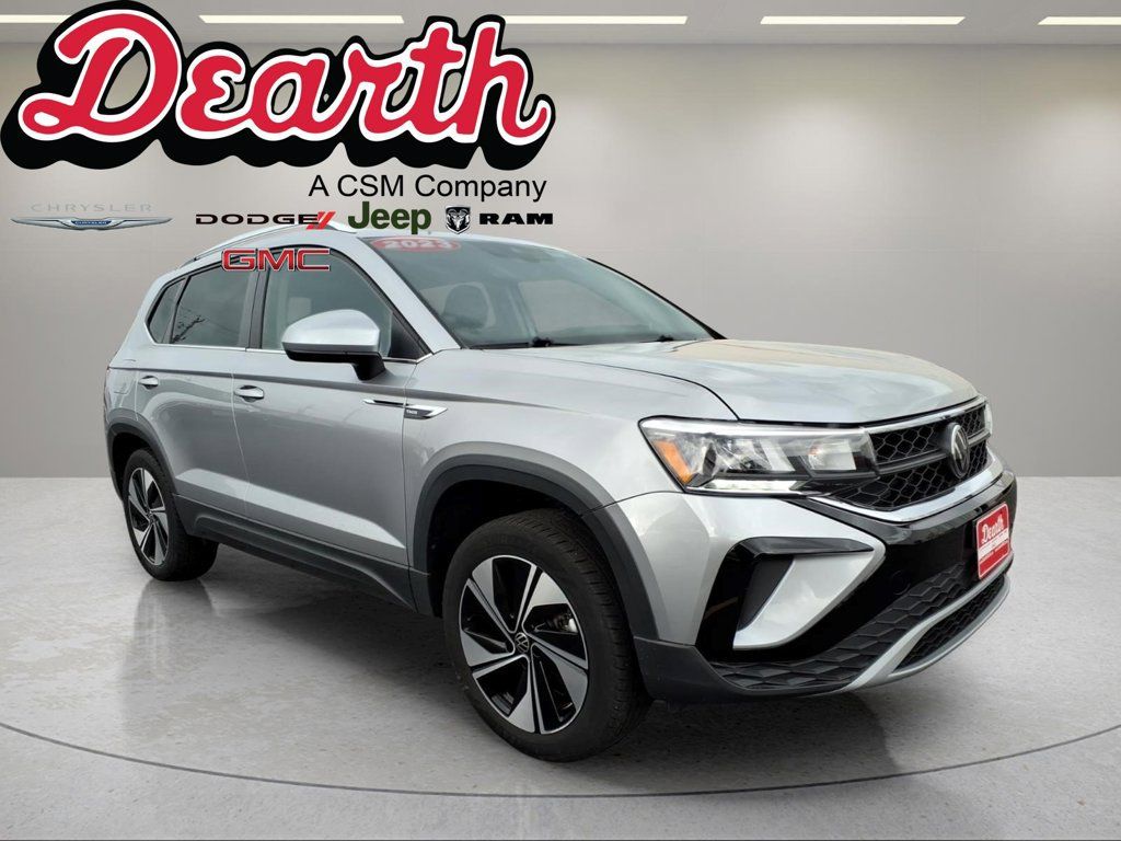 Used 2023 Volkswagen Taos SE AWD/4WD image 1