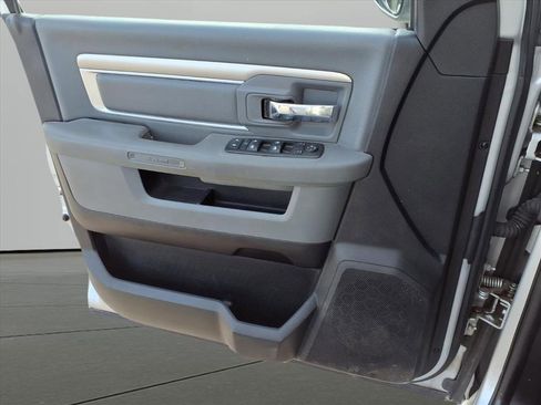 Used 2014 RAM 2500 SLT image 13