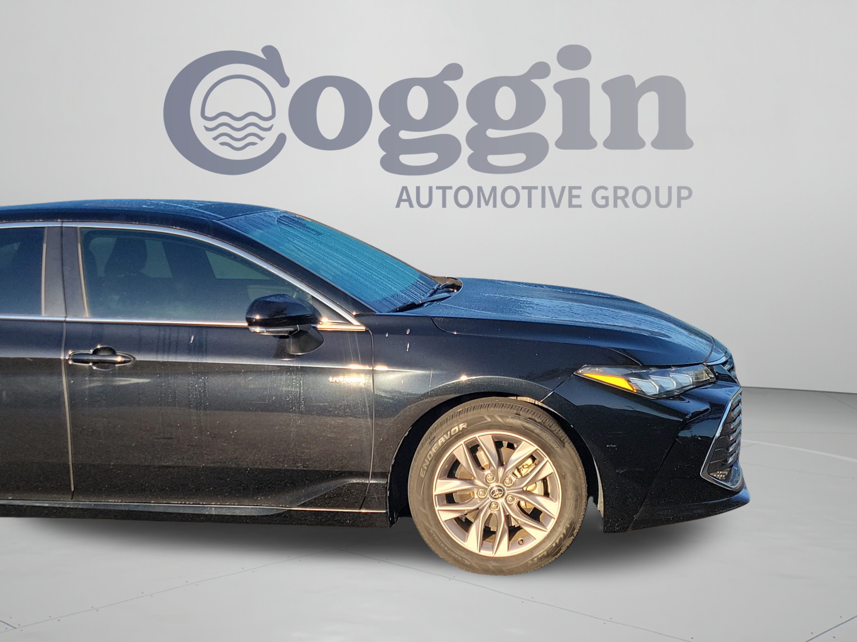 Used 2021 Toyota Avalon XLE w/ Moonroof Package FWD image 9