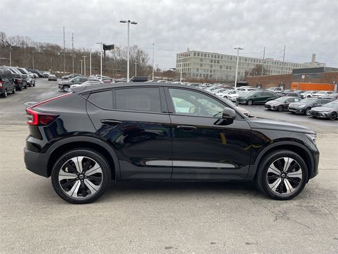 Used 2023 Volvo C40 Recharge Core image 6