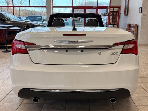 Used 2013 Chrysler 200 Limited image 7