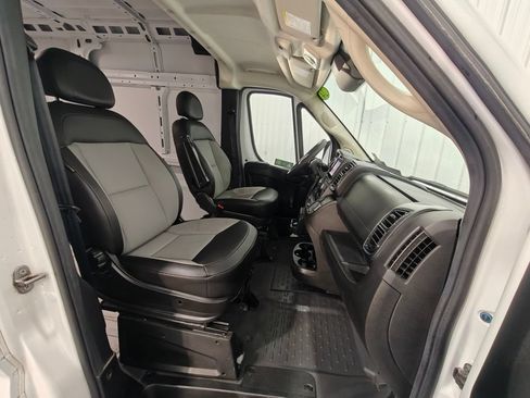 Used 2024 RAM ProMaster 2500 w/ Convenience Group FWD image 21