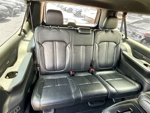 Used 2023 Jeep Wagoneer L Series II image 31