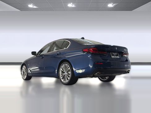 Used 2023 BMW 530e w/ Premium Package image 3