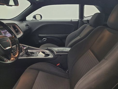 Used 2019 Dodge Challenger SXT image 17