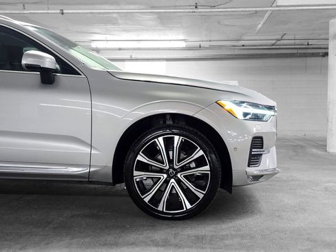 Used 2023 Volvo XC60 B5 Ultimate w/ Climate Package image 17