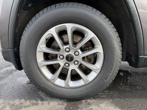 Used 2015 Jeep Grand Cherokee Limited w/ Luxury Group II image 27