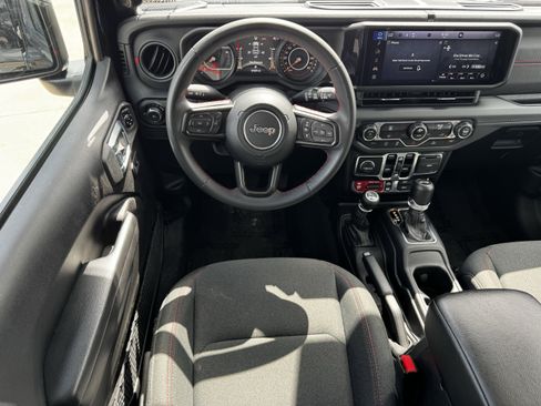 Used 2024 Jeep Wrangler Unlimited Rubicon AWD/4WD image 14