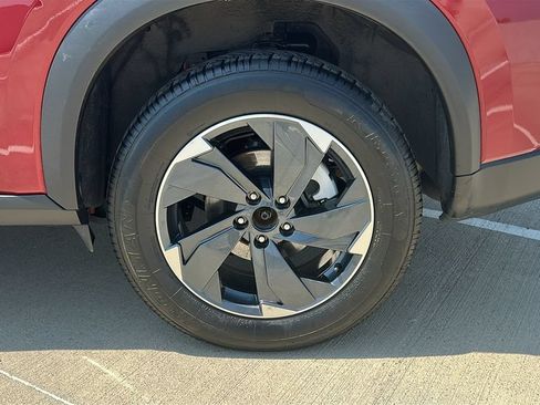 Used 2025 Nissan Rogue SV AWD/4WD image 17