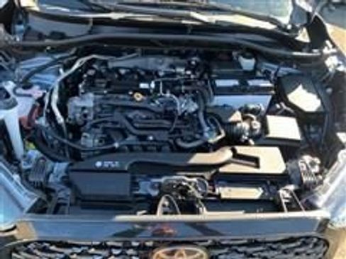 Used 2022 Toyota Corolla Cross LE image 9