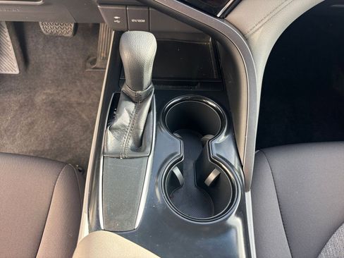 Used 2018 Toyota Camry LE image 41