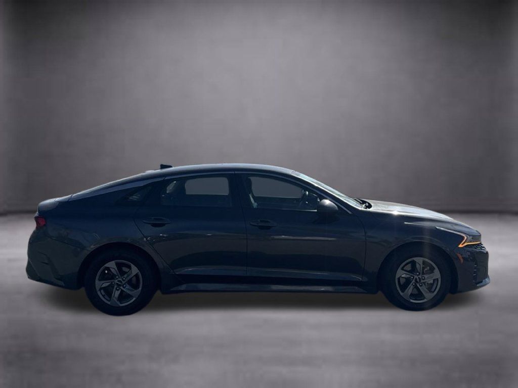 Used 2022 Kia K5 LXS FWD image 3