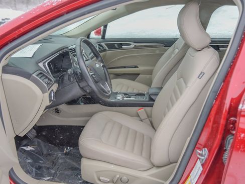 Used 2019 Ford Fusion SEL image 12