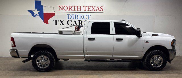 Used 2023 RAM 2500 Tradesman w/ Chrome Appearance Group AWD/4WD image 4