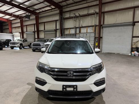 Used 2017 Honda Pilot Touring image 10