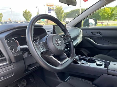 Used 2024 Nissan Rogue S AWD/4WD image 11