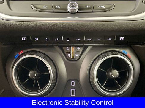 Used 2023 Chevrolet Blazer LT image 18