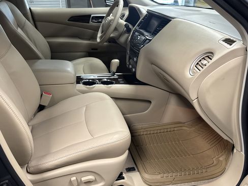 Used 2013 Nissan Pathfinder SL image 14