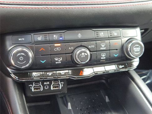 Certified 2025 Dodge Durango GT AWD/4WD image 34