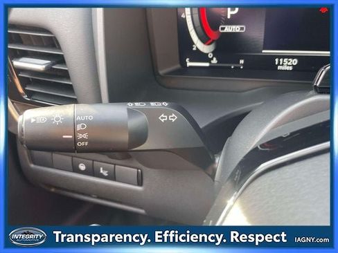 Used 2025 Nissan Rogue Platinum w/ Tech Package AWD/4WD image 24