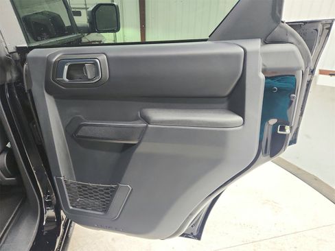 Used 2025 Ford Bronco Badlands image 39