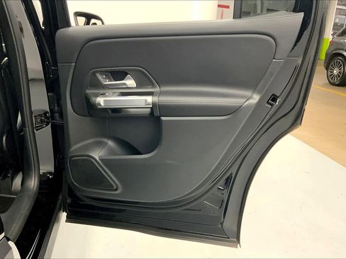 Used 2026 Mercedes-Benz GLB 250 image 12