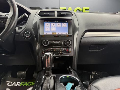 Used 2019 Ford Explorer XLT w/ Equipment Group 202A AWD/4WD image 26