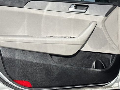 Used 2016 Hyundai Sonata SE image 10