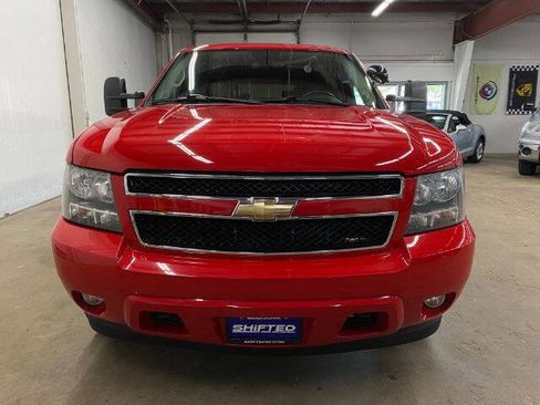 Used 2010 Chevrolet Suburban 2500 LT w/ Snow Plow Prep Package AWD/4WD image 7