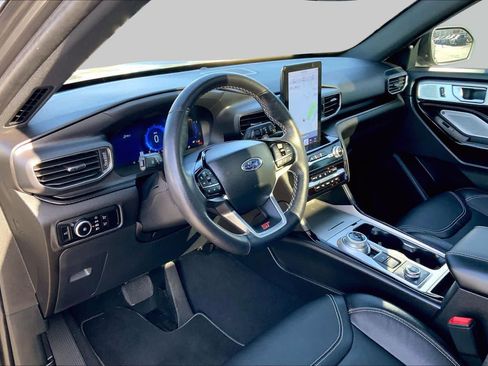 Used 2023 Ford Explorer ST w/ Equipment Group 401A AWD/4WD image 16